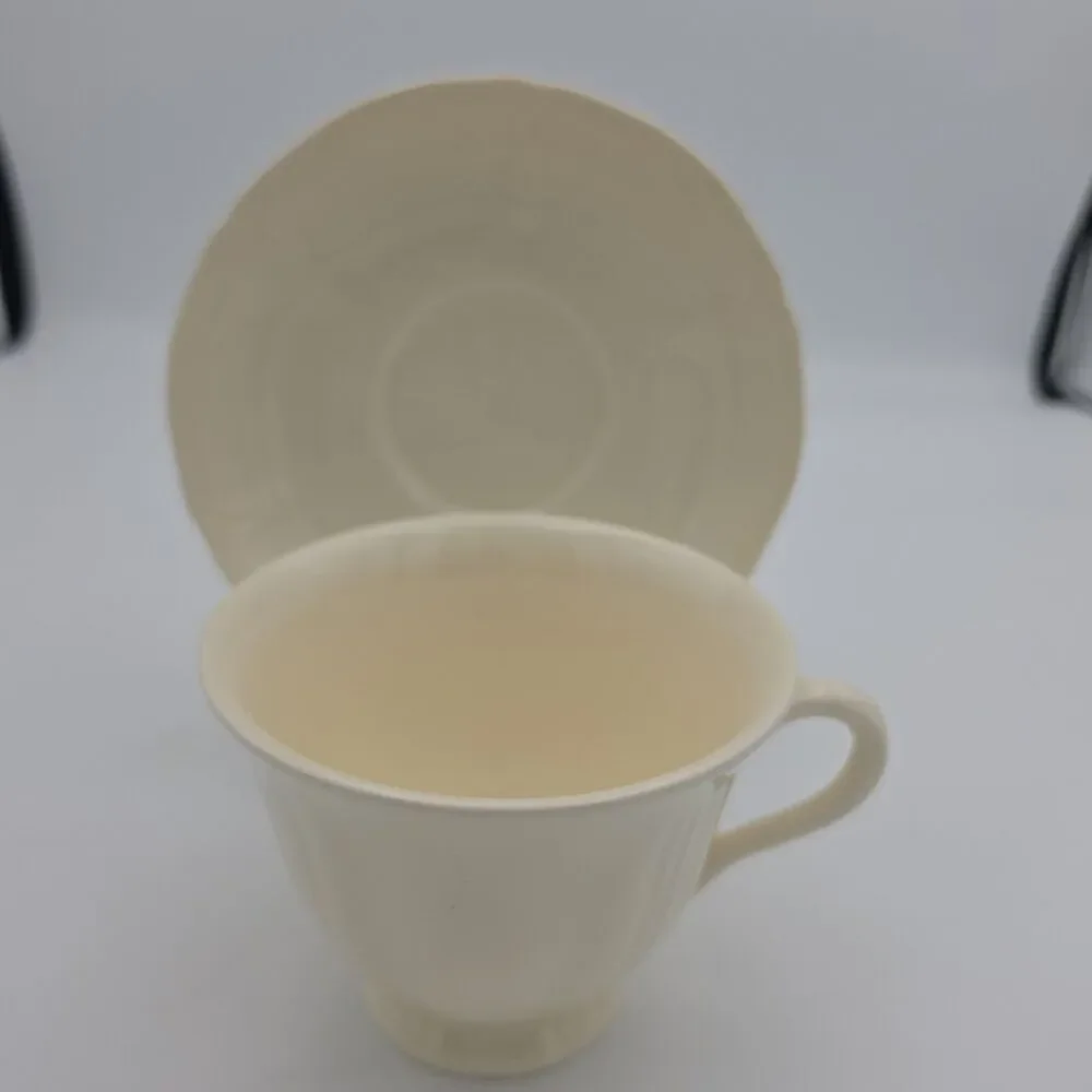 Wedgwood Queen's Shape Cream Ivory Cup & Saucer Made in England Etruria Barlasto